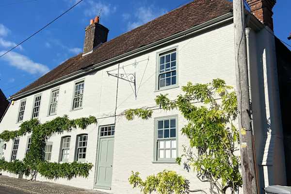 House sit in Meonstoke, United Kingdom