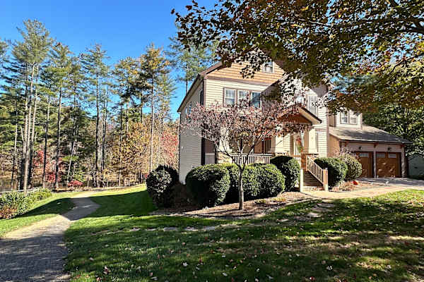 House sit in West Asheville, NC, US