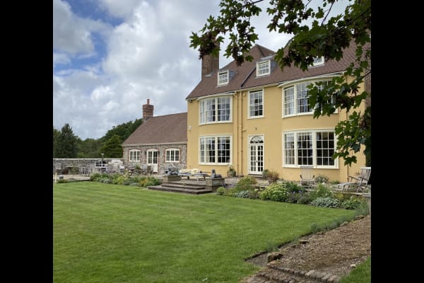 House sit in Handcross, United Kingdom