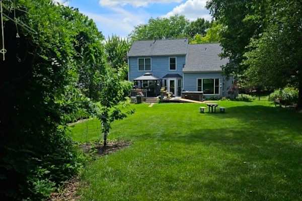 House sit in Geneva, IL, US