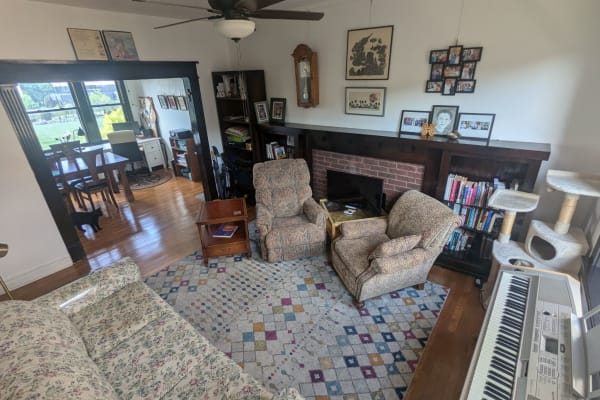 House sit in Chicago, IL, US