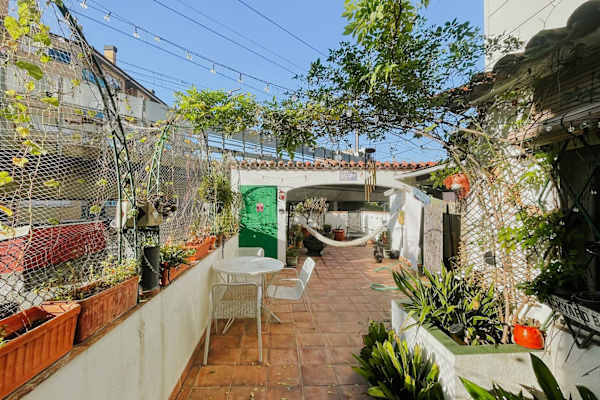 House sit in Girona, Spain