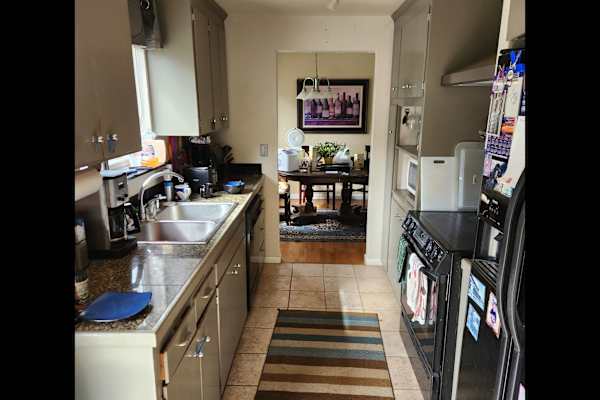 House sit in Shoreline, WA, US