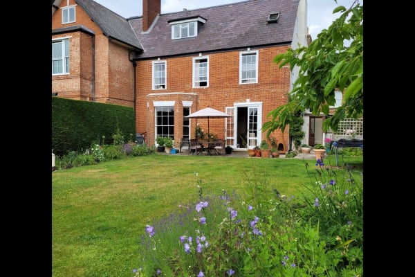 House sit in Devizes, United Kingdom
