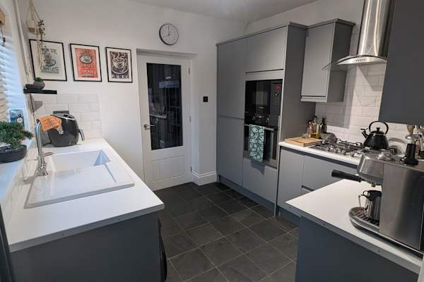 House sit in Ebbw Vale, United Kingdom