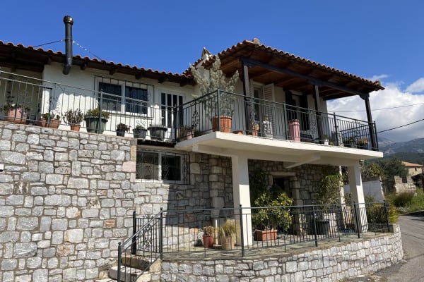 House sit in Kalamáta, Greece