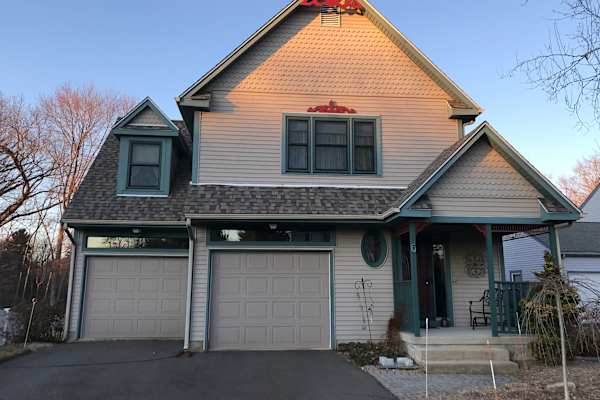 House sit in South Windsor, CT, US