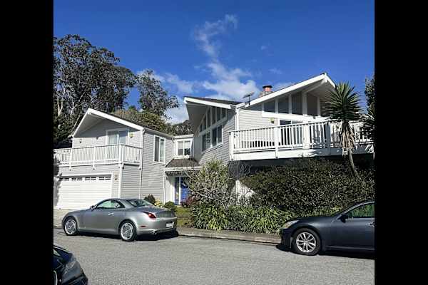 House sit in Half Moon Bay, CA, US