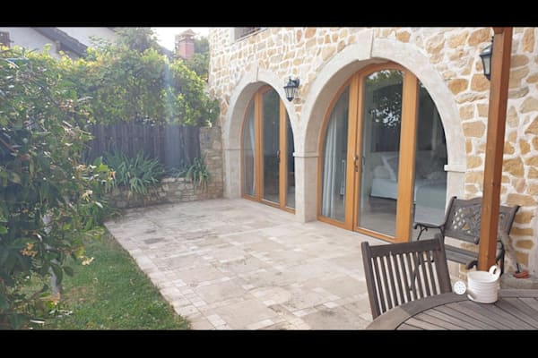 House sit in Grilly, France