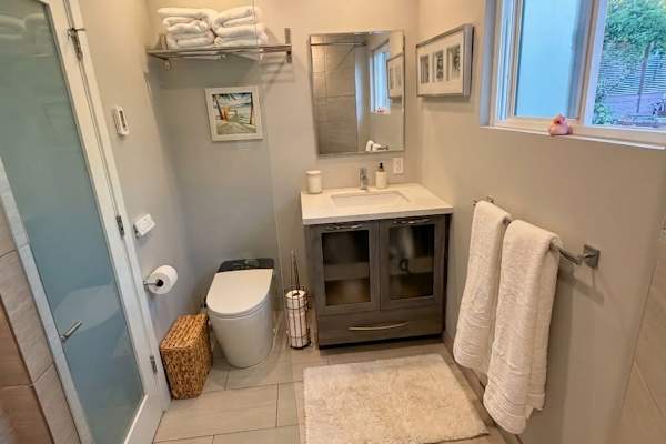 House sit in Santa Cruz, CA, US