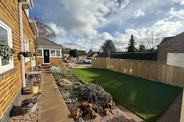 House sit in Northampton, United Kingdom