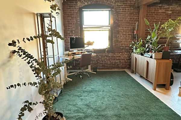 House sit in Los Angeles, CA, US