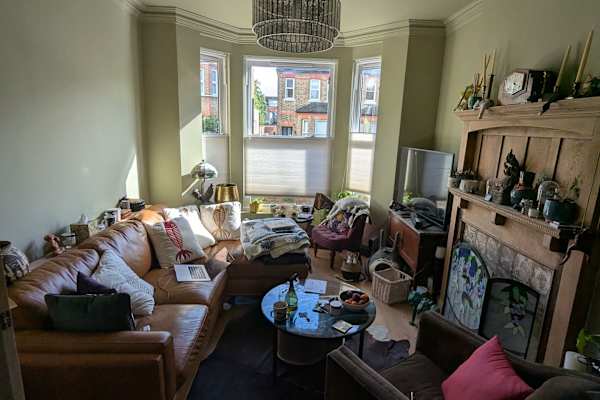 House sit in North Finchley, United Kingdom