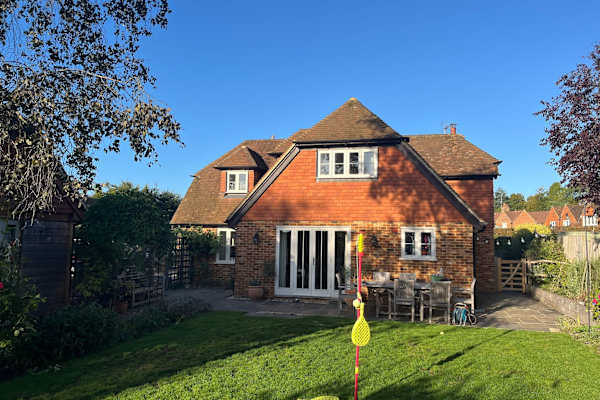 House sit in Farnham, United Kingdom