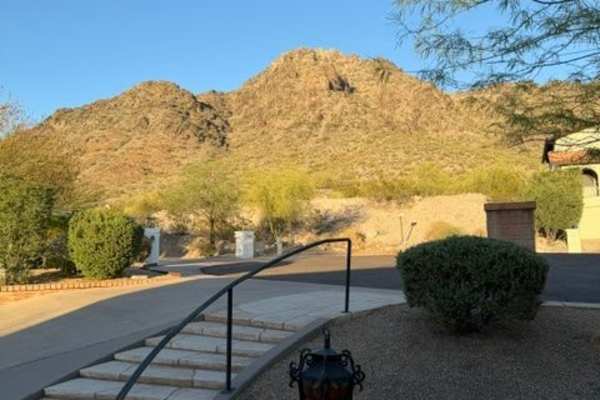 House sit in Phoenix, AZ, US