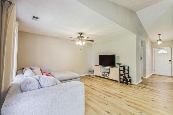 House sit in Waldorf, MD, US