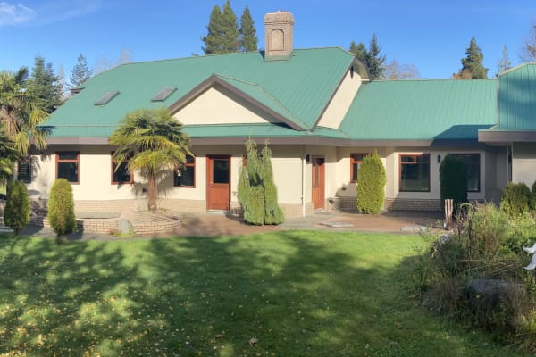 House sit in Qualicum Beach, BC, Canada