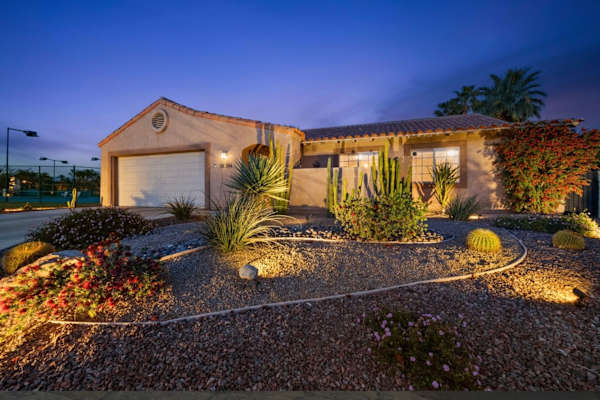 House sit in Palm Springs, CA, US