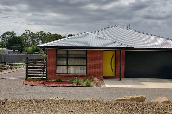 House sit in Castlemaine, VIC, Australia