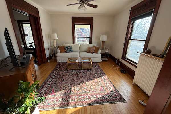 House sit in Minneapolis, MN, US