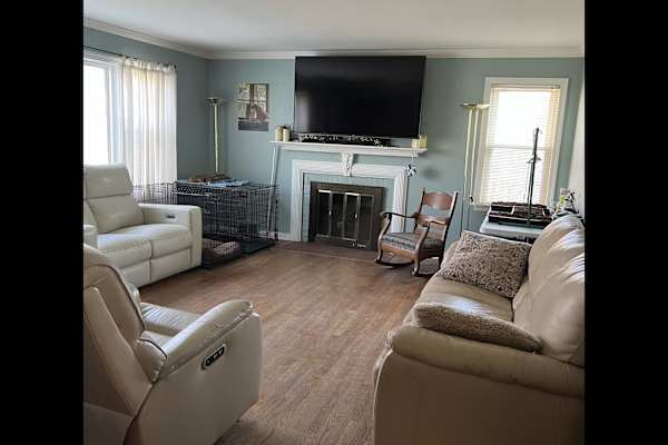 House sit in Geneva, IL, US