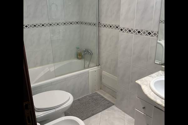 House sit in Miramar, Portugal