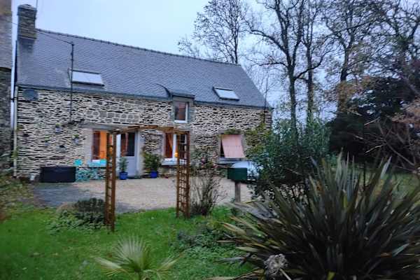 House sit in Josselin, France