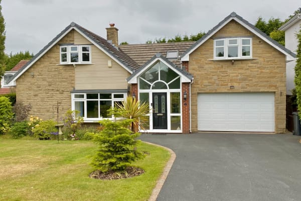 House sit in Poynton, United Kingdom