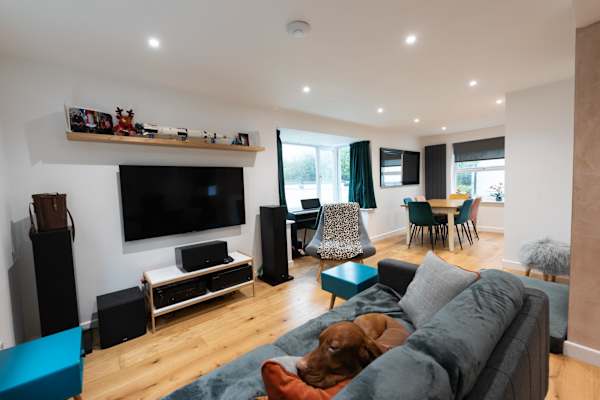 House sit in Farnham, United Kingdom