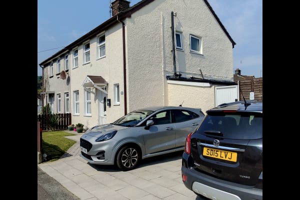 House sit in Newtownards, United Kingdom