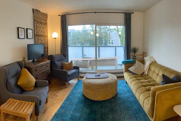 House sit in Vancouver, BC, Canada