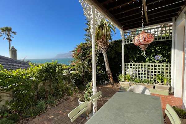 House sit in Kalkbaai, South Africa