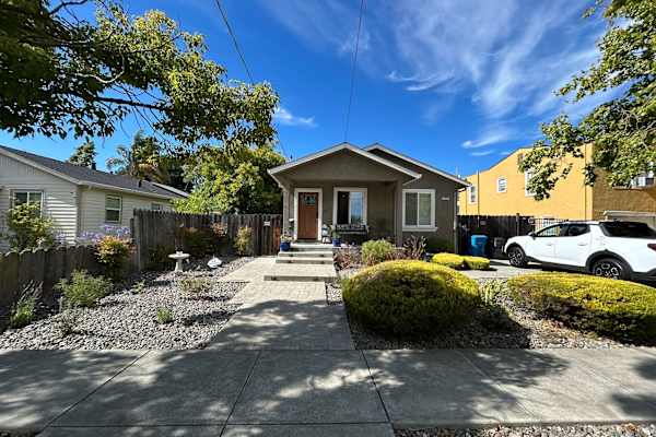 House sit in Vallejo, CA, US