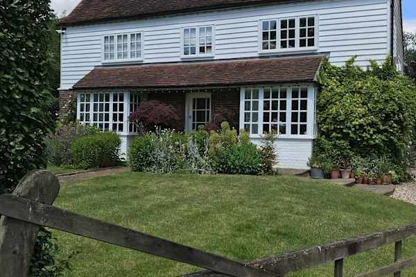 House sit in Upshire, United Kingdom