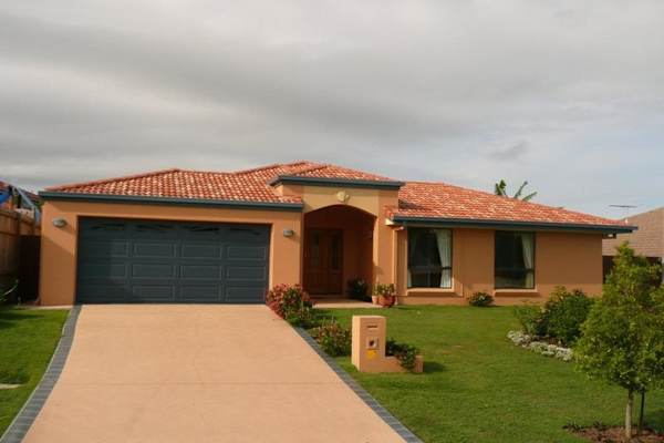 House sit in Redland Bay, QLD, Australia