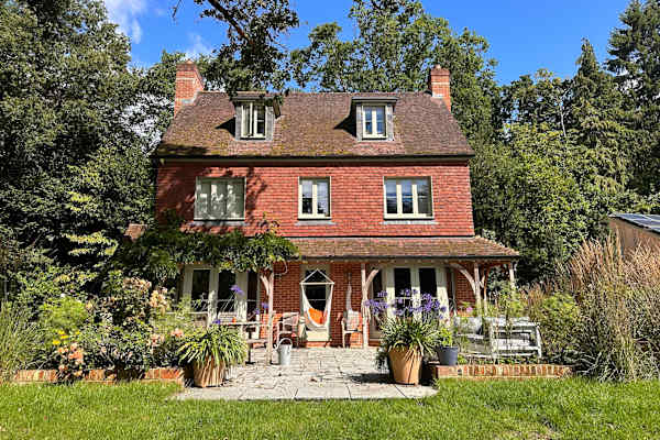 House sit in Alderbury, United Kingdom