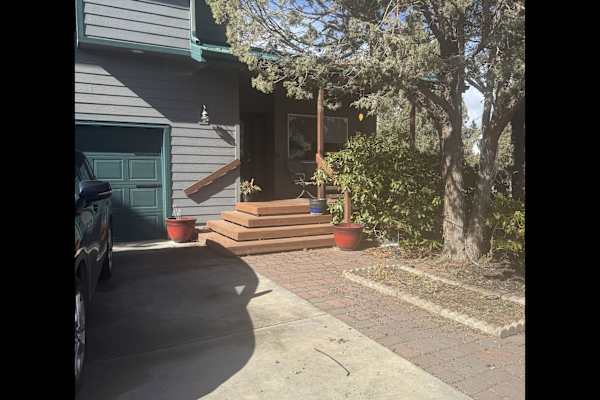 House sit in Redmond, OR, US