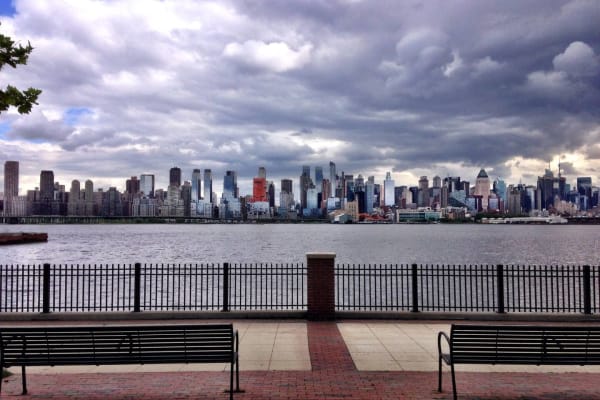 House sit in West New York, NJ, US