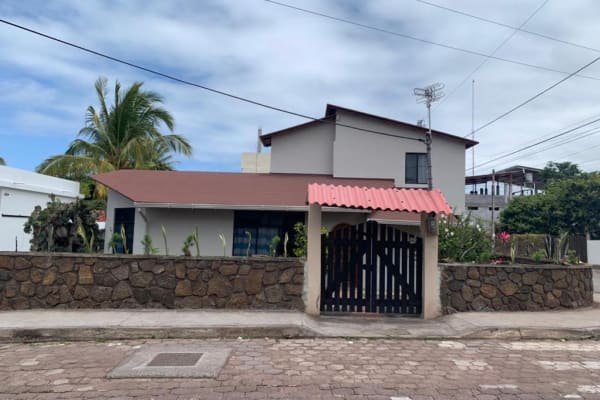 House sit in Puerto Ayora, Ecuador