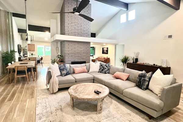 House sit in Scottsdale, AZ, US