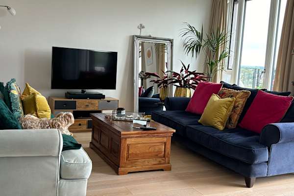 House sit in Teddington, United Kingdom