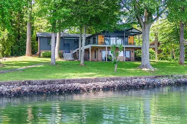 House sit in Denver, NC, US