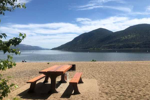 House sit in Penticton, BC, Canada