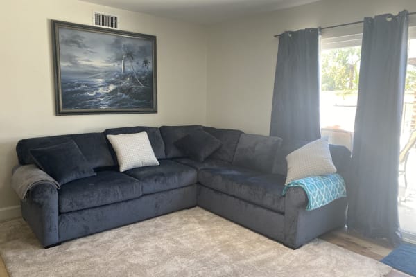 House sit in Lake Forest, CA, US