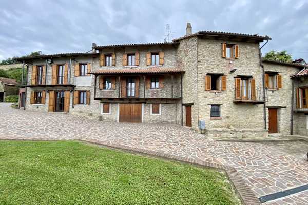 House sit in Lequio Berria, Italy