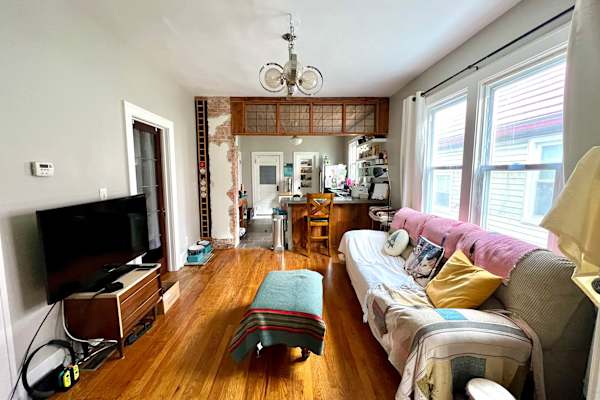 House sit in Hamtramck, MI, US