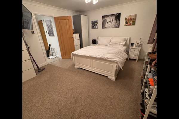 House sit in Dartford, United Kingdom