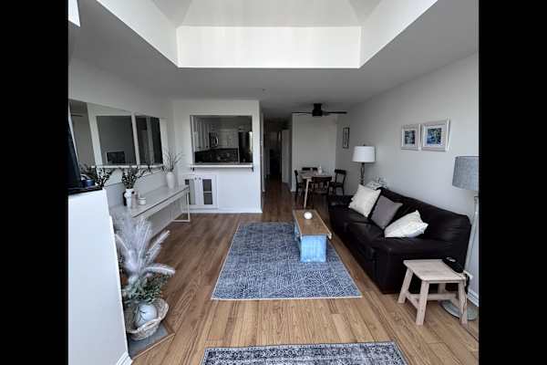 House sit in Vancouver, BC, Canada