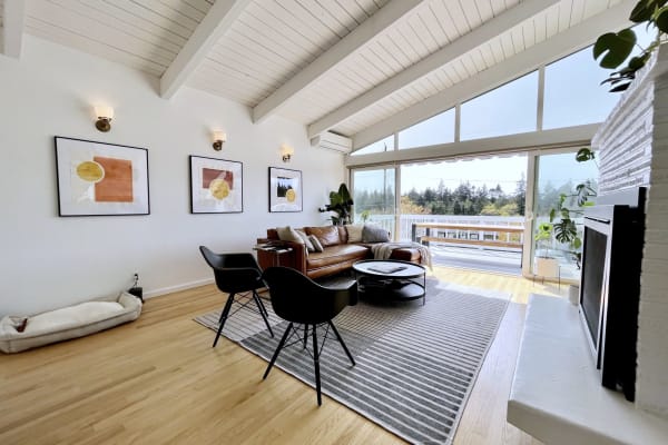 House sit in West Seattle, WA, US