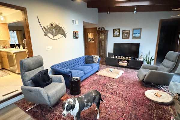 House sit in Cedarburg, WI, US